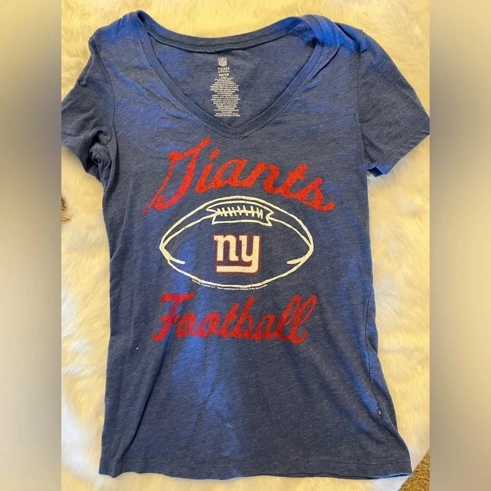 NY Giants V Neck Short Sleeve Shirt